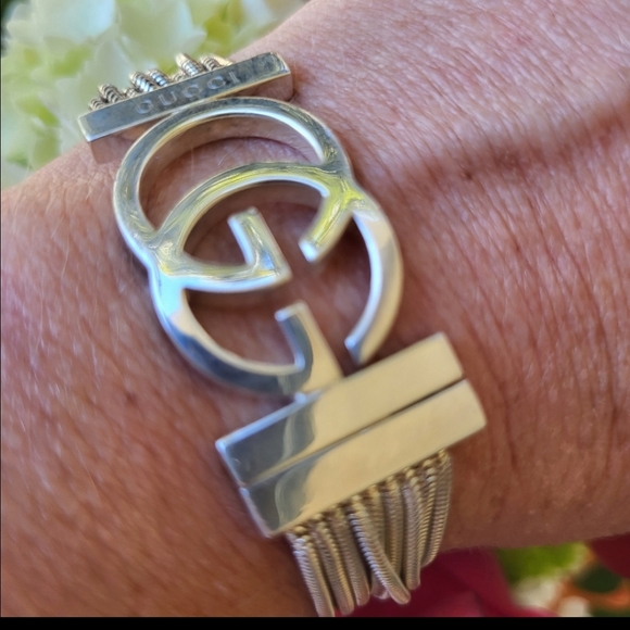 SALE!!! GUCCI DOUBLE GG BRACELET! π€© 6.7 inches - Picture 2 of 15